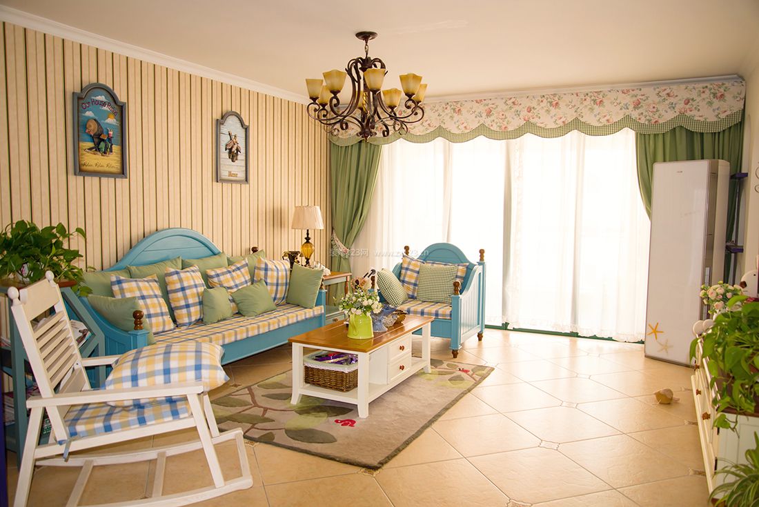 英式田园风格客厅沙发颜色设计装修图片