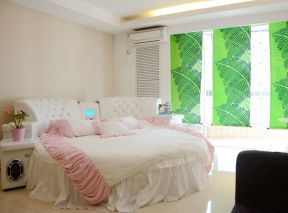 女生卧室简单 圆形床装修效果图片