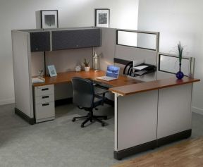 现代办公室低隔断简单装修图