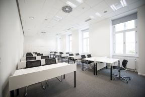 白色現(xiàn)代辦公室效果圖 吊頂設(shè)計(jì)裝修效果圖片