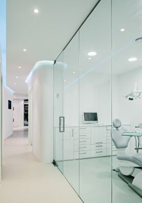 玻璃办公室装修效果图 现代简约办公室装修设计