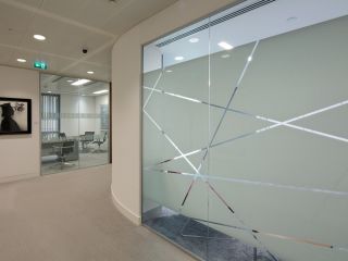 玻璃办公室玻璃墙装修效果图