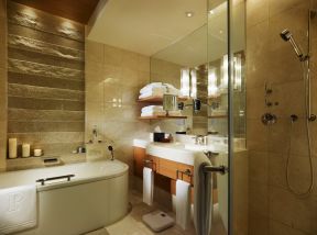 高档酒店室内浴室玻璃门装修效果图片