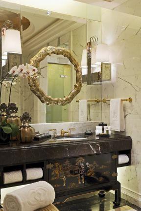 星级酒店室内浴室镜子装修效果图片