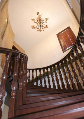 欧式别墅楼梯 实木楼梯装修效果图