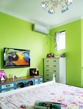 小卧室房 绿色墙面装修效果图片