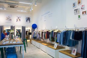 服裝店門(mén)面裝修效果圖 簡(jiǎn)約室內(nèi)裝修