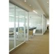 现代简约办公室玻璃墙装饰效果图片