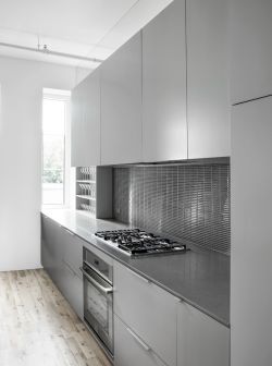 现代小型厨房橱柜装修效果图片