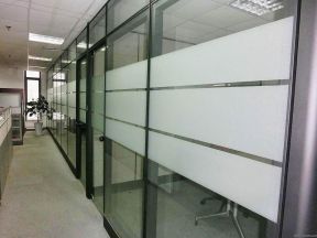 办公室玻璃墙效果图 玻璃墙面装饰图片