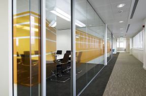 办公室玻璃墙效果图 走廊装修效果图片