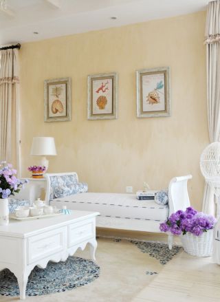 欧式两室两厅简约客厅白色茶几装修效果图片