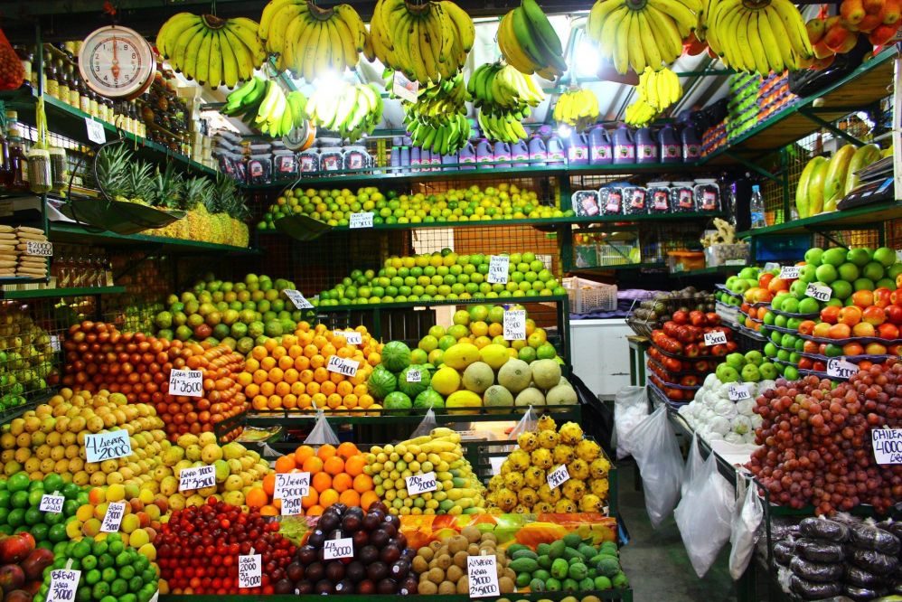 外国小型水果店门面装修图片