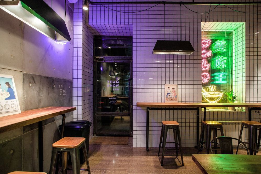 小型面館門面?zhèn)€性室內(nèi)裝修效果圖 