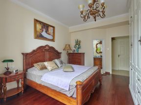 古典欧式卧室 木床装修效果图片