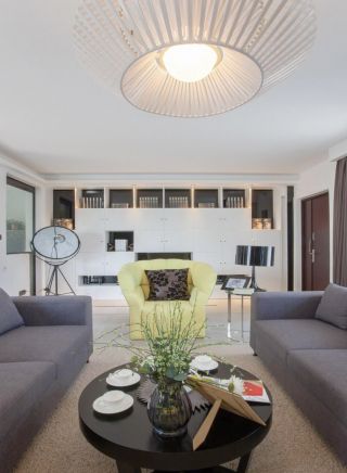 现代小户型客厅设计沙发椅子装修效果图片