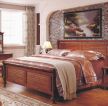 美式风格卧室床背景墙装修效果图片