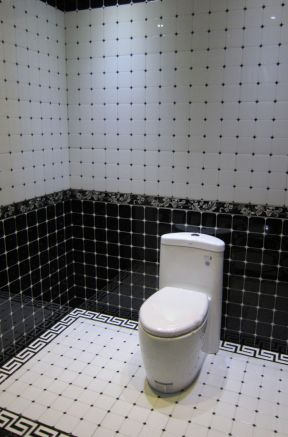 卫生间白瓷砖 现代简约风格