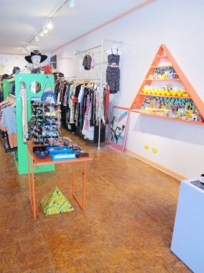 女裝店門面裝修效果圖 地磚