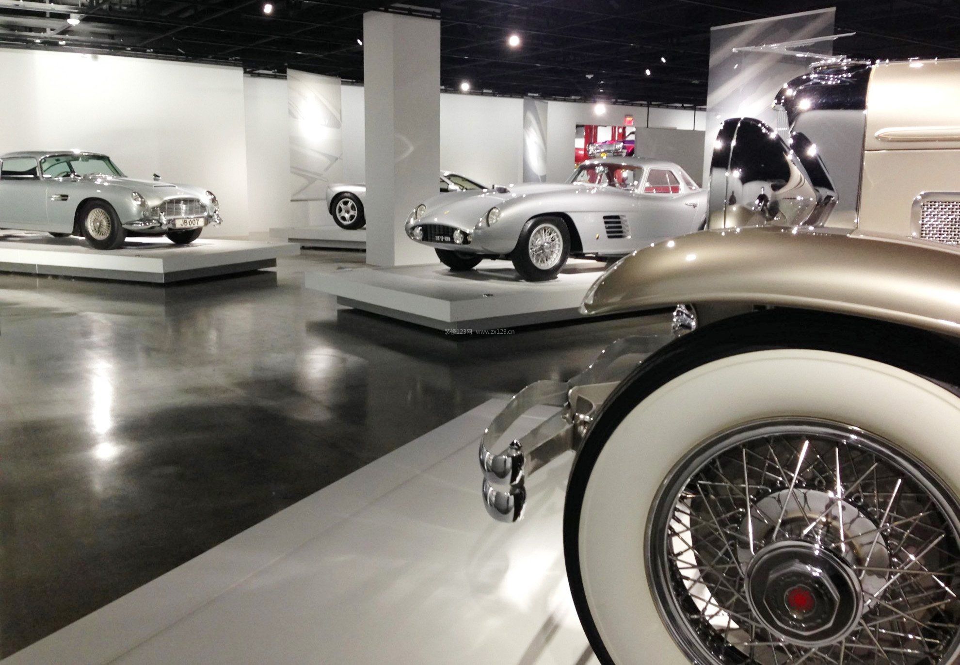 现代风格室内汽车展厅效果图欣赏