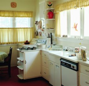 70平米小户型厨房装修效果图 黄色窗帘装修效果图片