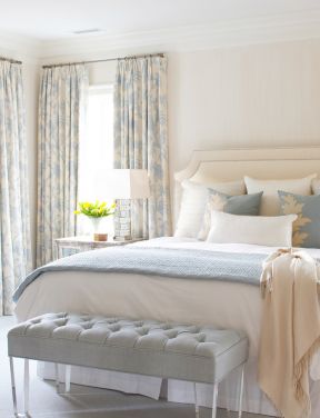 个性卧室 布艺窗帘装修效果图片