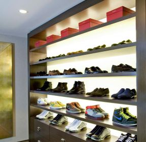 廊坊200平米鞋店装修设计图片
