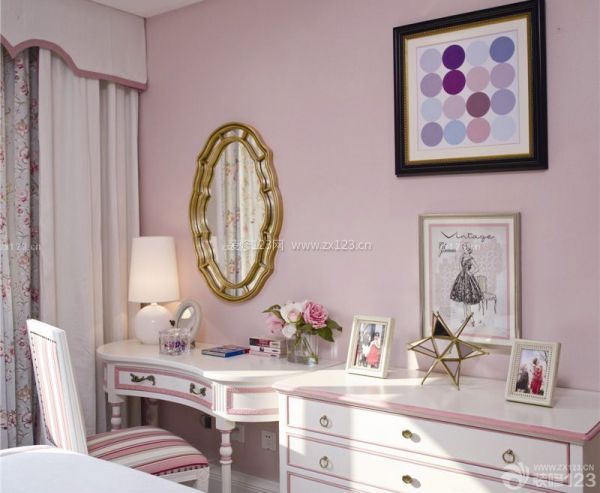 现代美式风格粉色卧室装修效果图