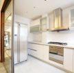 现代家庭厨房白色橱柜装修效果图片