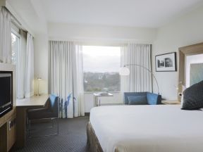 宾馆房间装修效果图 白色窗帘装修效果图片