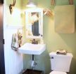 家庭小型卫生间绿色墙面装修效果图片