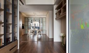 四室两厅现代简约房屋深棕色木地板装修效果图片