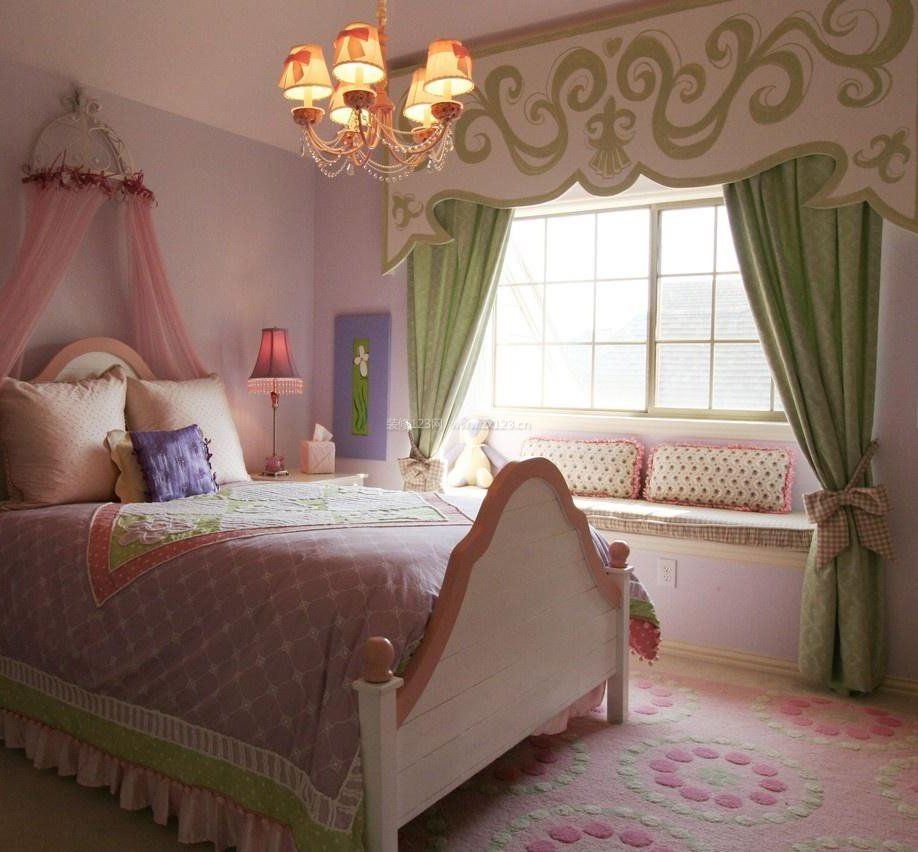 美式风格卧室飘窗窗帘装饰装修效果图