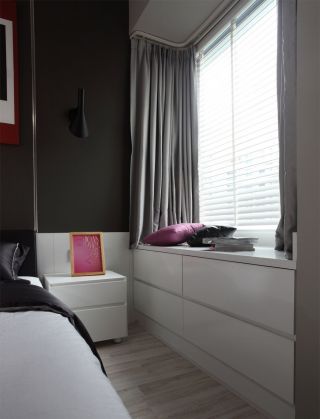 卧室飘窗窗帘装饰灰色窗帘装修效果图片