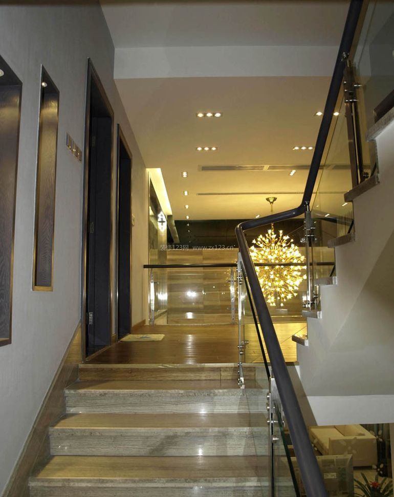 现代简约风格楼梯扶手装饰设计效果