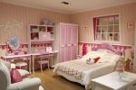 粉色儿童卧室床头背景墙装修效果图