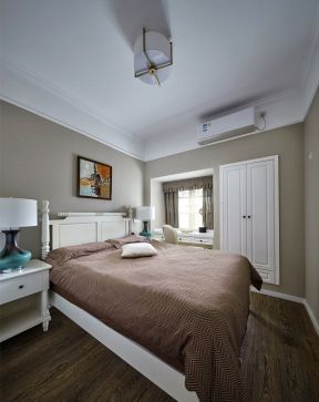 现代家居卧室效果图 吸顶灯装修效果图片