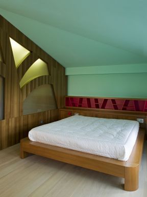 小型阁楼卧室设计图