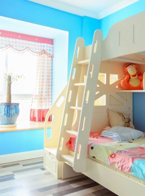小房间卧室布置 高低床装修效果图片