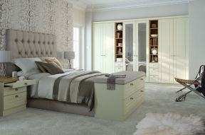最新卧室家具五件套设计图片欣赏