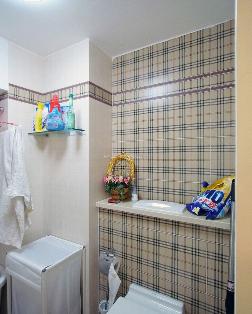 一室一厅小户型卫生间瓷砖颜色装修效果图片