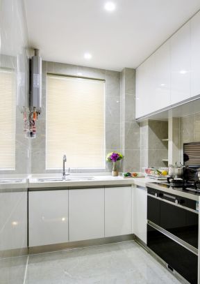 家庭厨房整体橱柜颜色设计效果图片2023