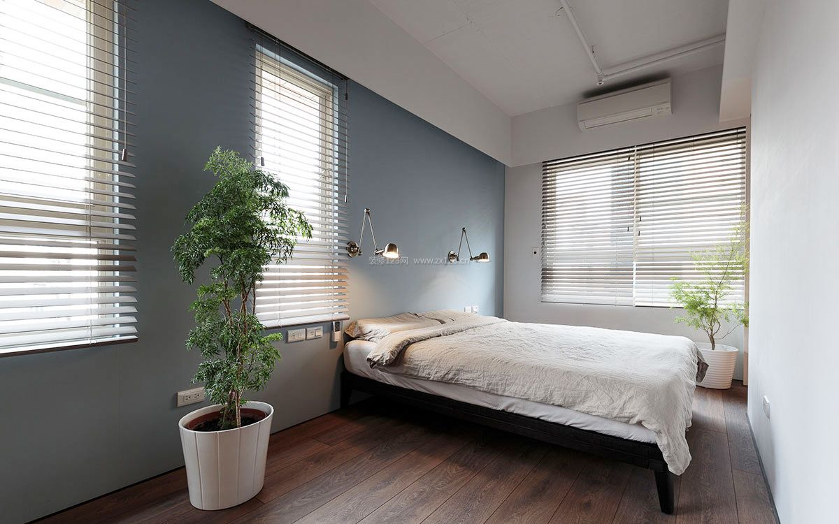 60平米现代家装卧室百叶窗帘装修效果图片