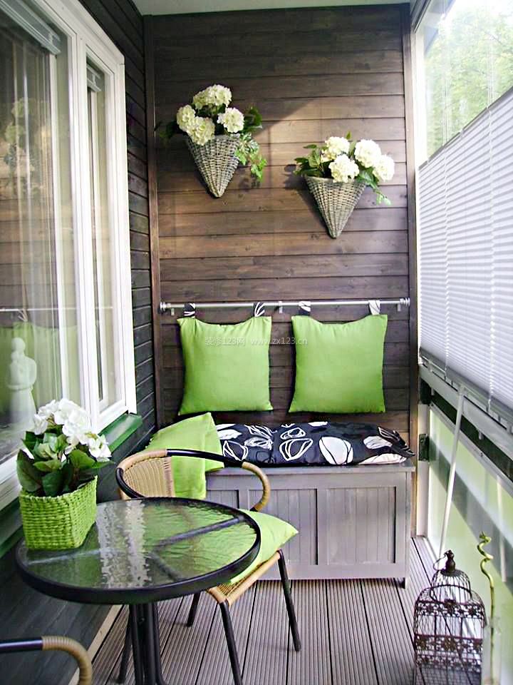 小户型别墅生活阳台设计装修效果图片