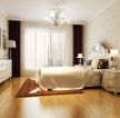 50平米卧室设计浅黄色木地板装修效果图片
