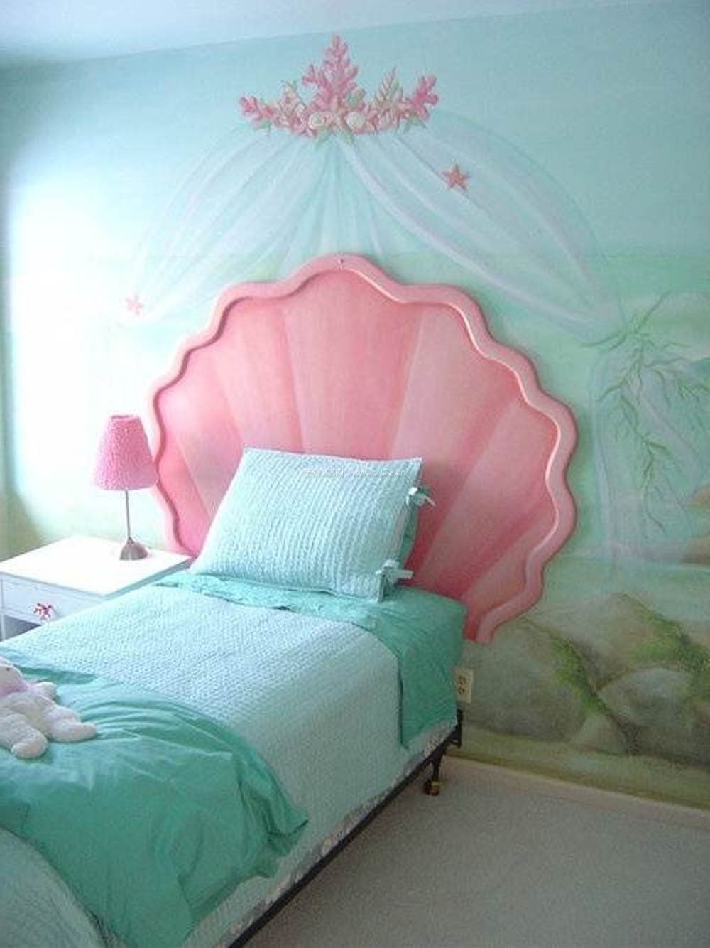 小女生卧室床头背景墙造型设计效果图