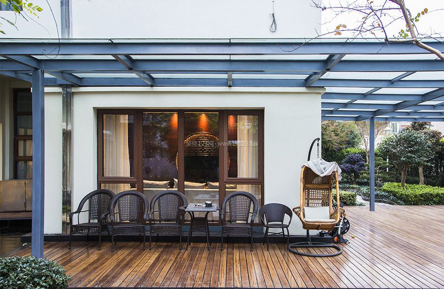 现代中式家庭阳台设计效果图