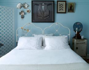 单身女性卧室装修 蓝色墙面装修效果图片