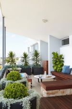 现代风格设计客厅阳台休闲区图片