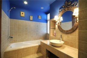 家庭卫生间砖砌浴缸装修效果图片